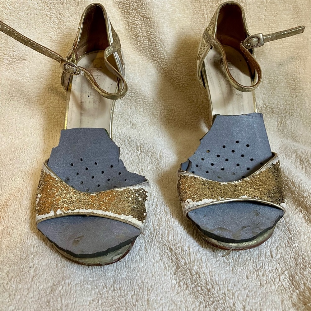 Bluein Tango Shoes - Glittery Gold - Approximately Size 7.5 (Size 5 Mexican) -